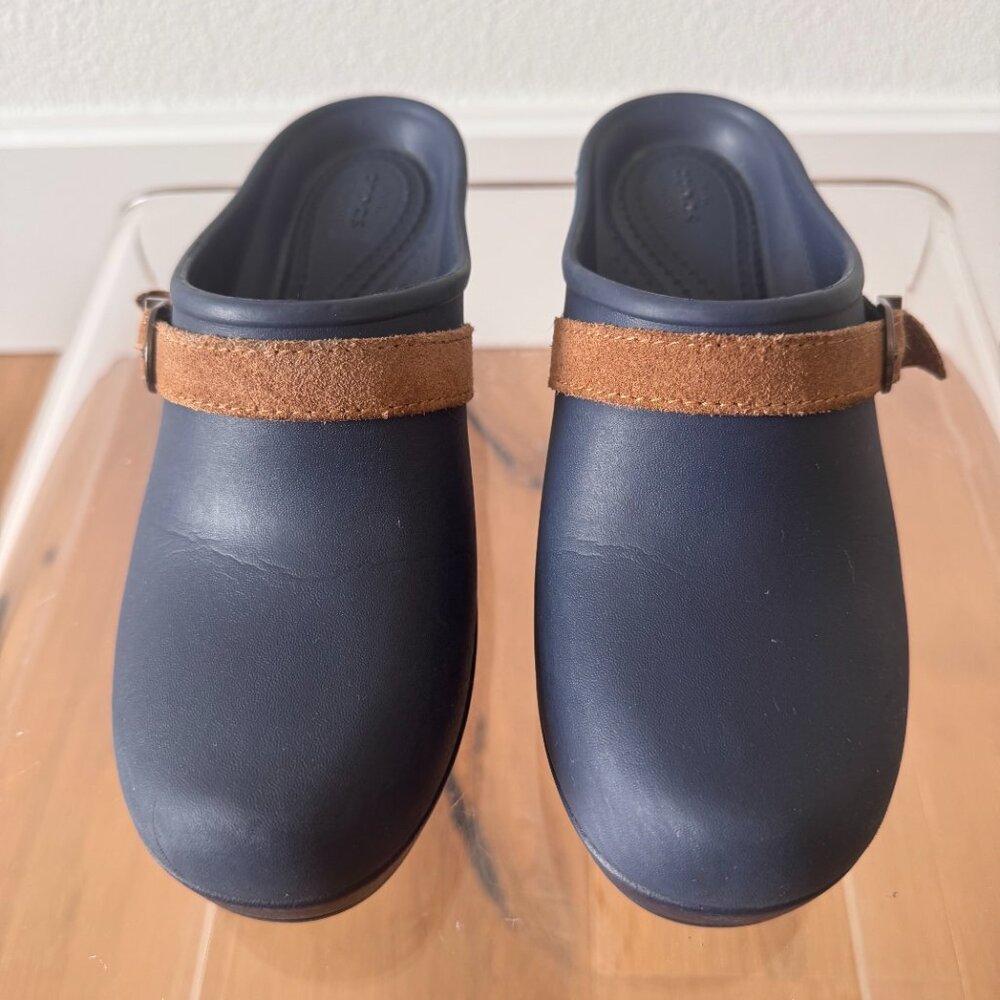 Crocs Sarah Clog Mule Navy Brown Leather Size 5  Minimalist Scandinavian Slip On - Picture 3 of 14